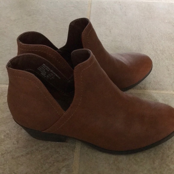 Booties - Picture 4 of 4